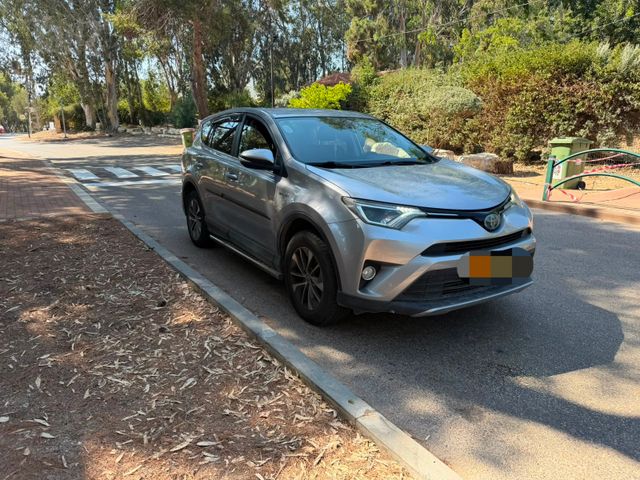 טויוטה RAV4