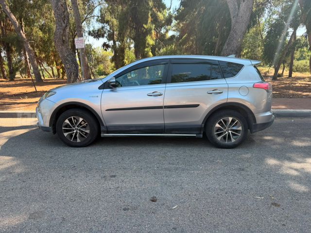 טויוטה RAV4