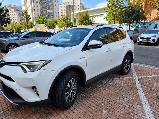 מודעת רכב טויוטה RAV4