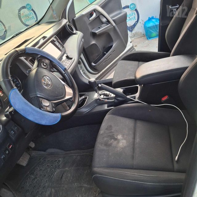 טויוטה RAV4