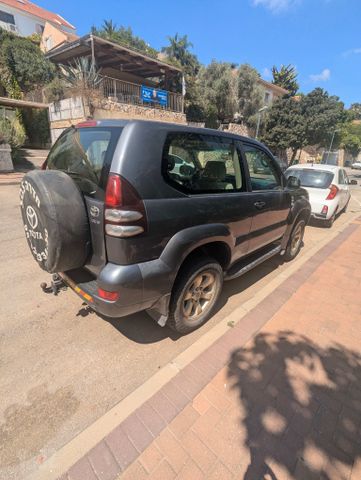 טויוטה לנד קרוזר
