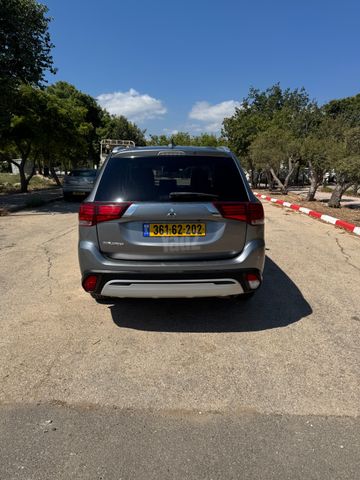 מיצובישי אאוטלנדר