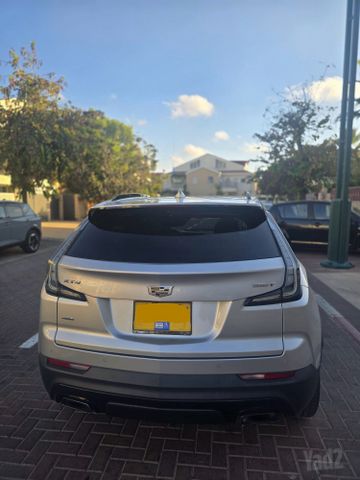 קאדילק XT4