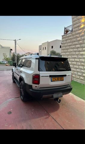 טויוטה לנד קרוזר