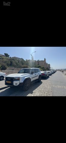 טויוטה לנד קרוזר