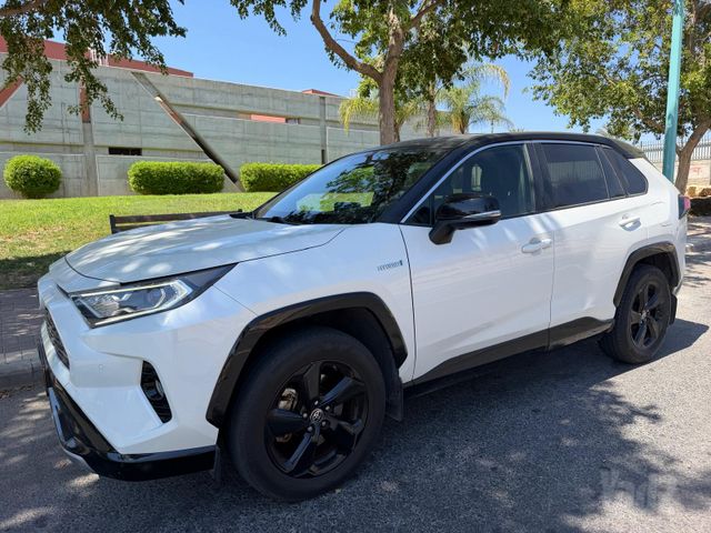 טויוטה RAV4