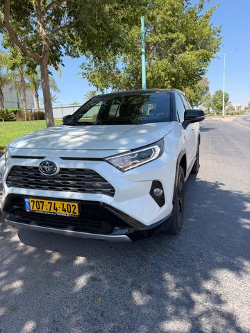 טויוטה RAV4
