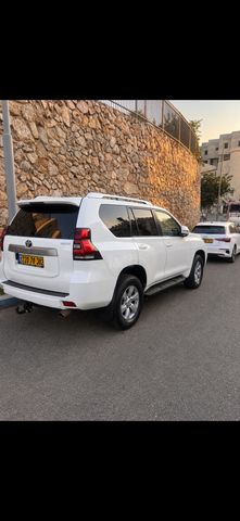 טויוטה לנד קרוזר