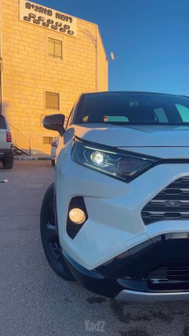טויוטה RAV4