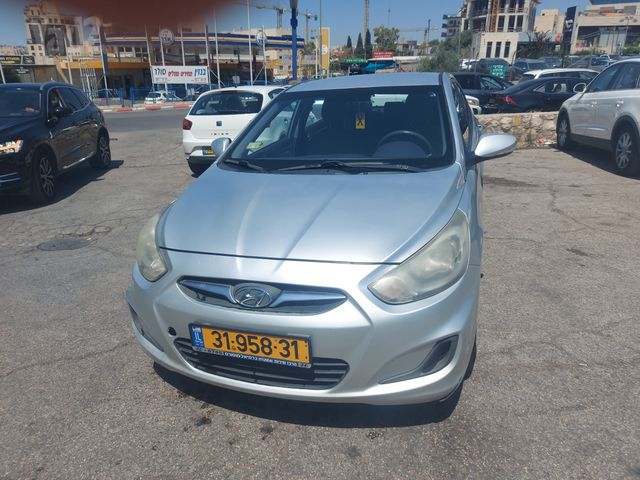 יונדאי אקסנט i25