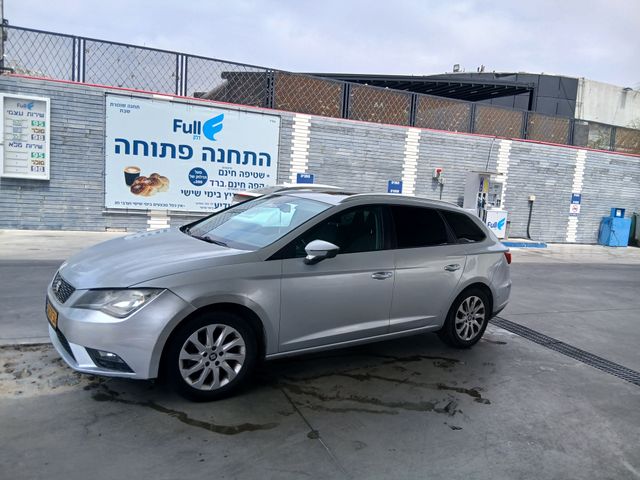 מודעת רכב סיאט לאון