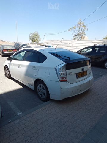 טויוטה פריוס