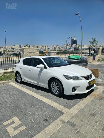 מודעת רכב לקסוס CT