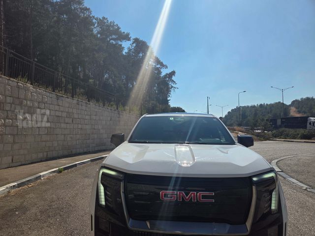 מודעת רכב ג'י.אם.סי סיירה EV