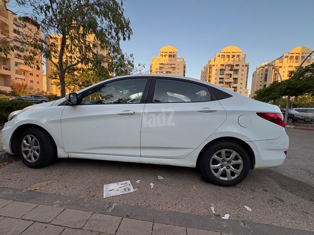 יונדאי אקסנט i25