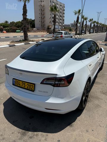 טסלה מודל 3