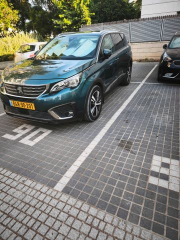 פיג'ו 5008