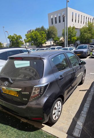 טויוטה יאריס