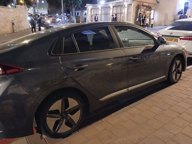 יונדאי איוניק