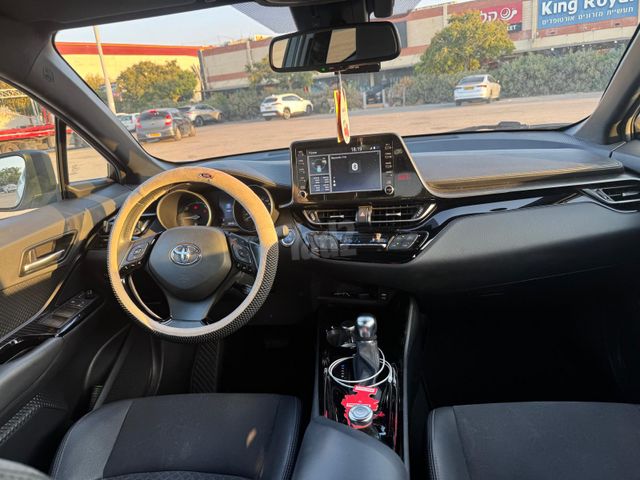 טויוטה C-HR
