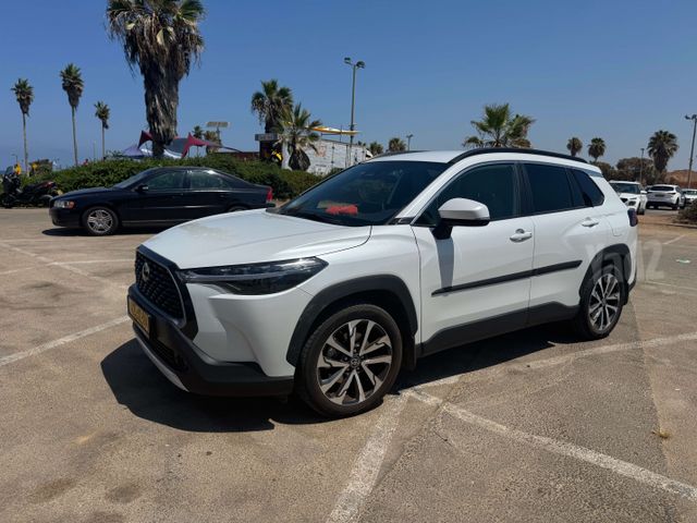 טויוטה קורולה קרוס