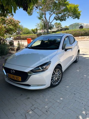 מודעת רכב מאזדה 2