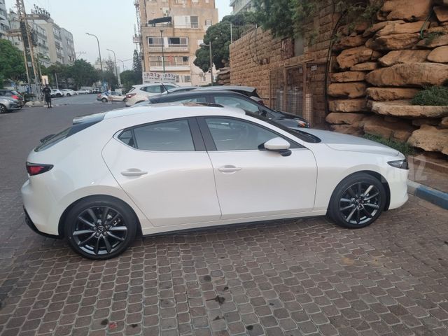 מאזדה 3