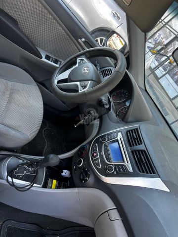יונדאי אקסנט i25