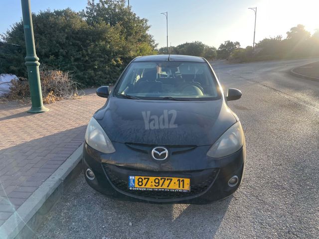 מודעת רכב מאזדה 2
