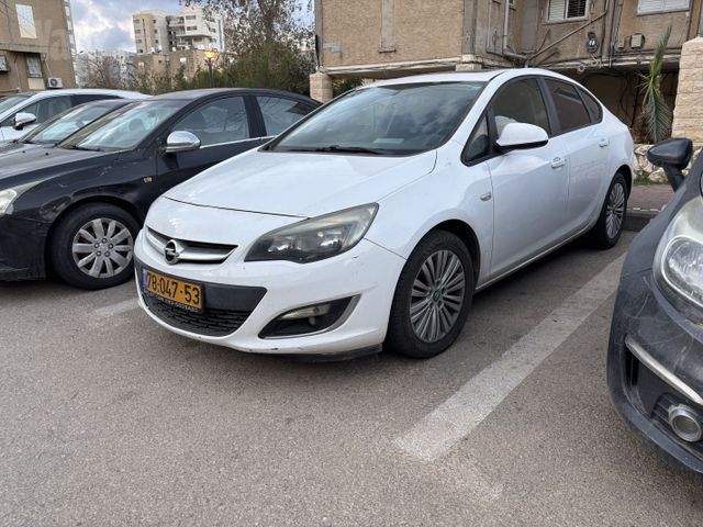 אופל אסטרה