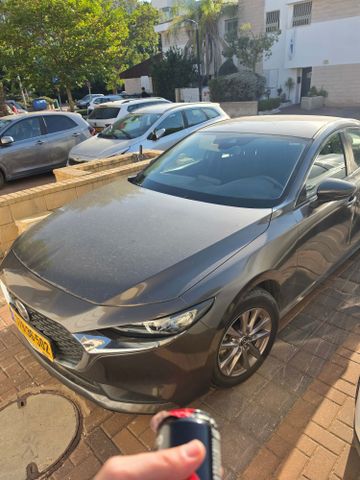 מודעת רכב מאזדה 3