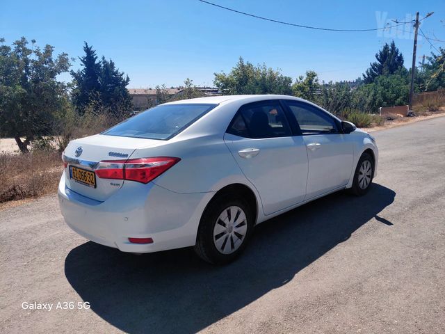 טויוטה קורולה