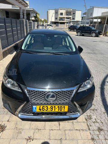 מודעת רכב לקסוס CT