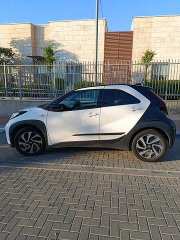 טויוטה אייגו X