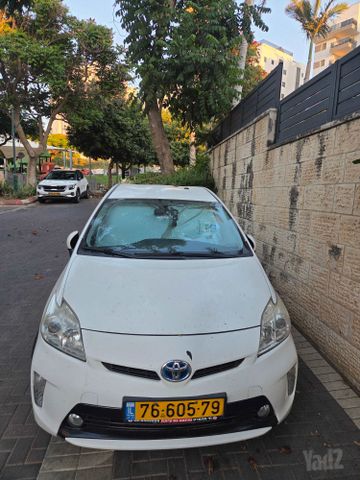 טויוטה פריוס