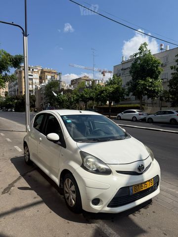 מודעת רכב טויוטה אייגו
