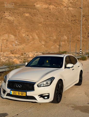 אינפיניטי Q70