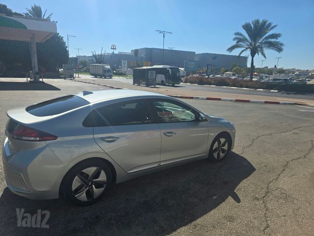 יונדאי איוניק