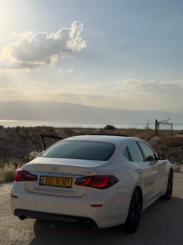 אינפיניטי Q70