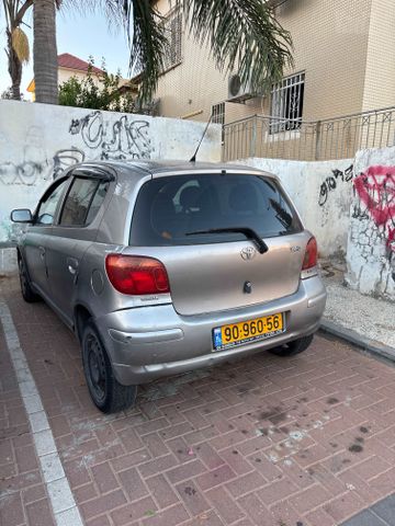 טויוטה יאריס