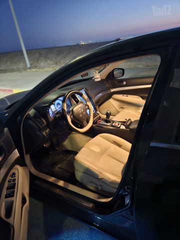 אינפיניטי G37