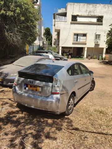 מודעת רכב טויוטה פריוס