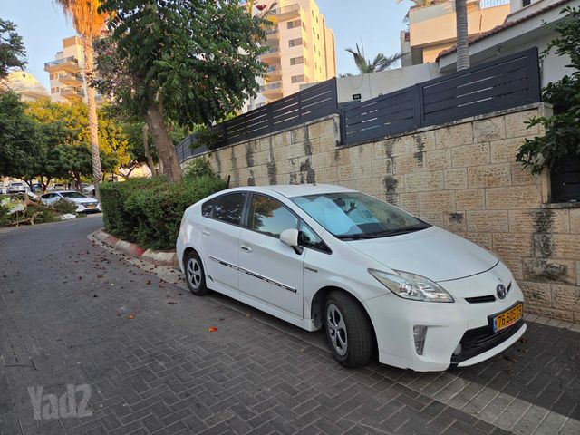 טויוטה פריוס