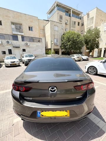 מודעת רכב מאזדה 3