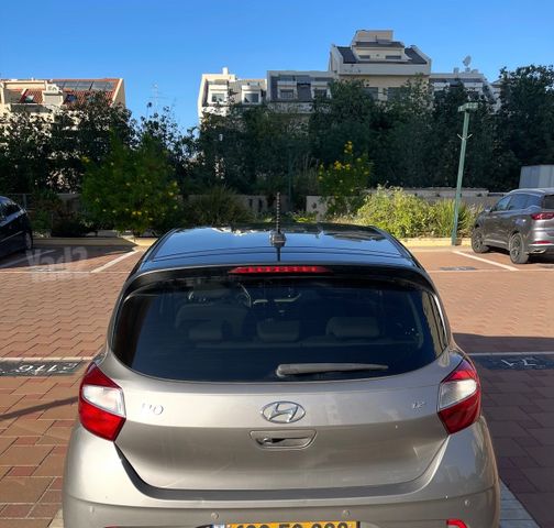 יונדאי i10