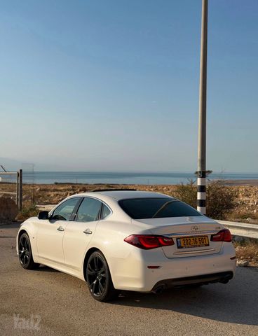 אינפיניטי Q70