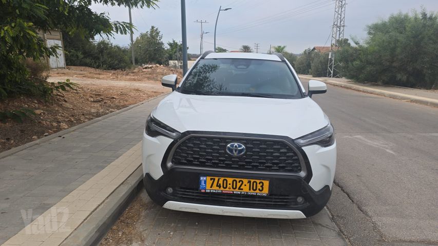 מודעת רכב טויוטה קורולה קרוס