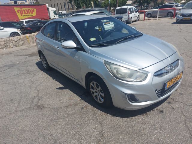 יונדאי אקסנט i25