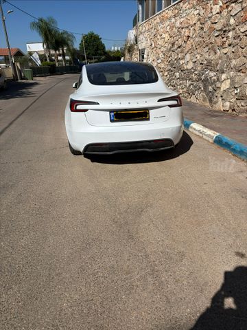 טסלה מודל 3