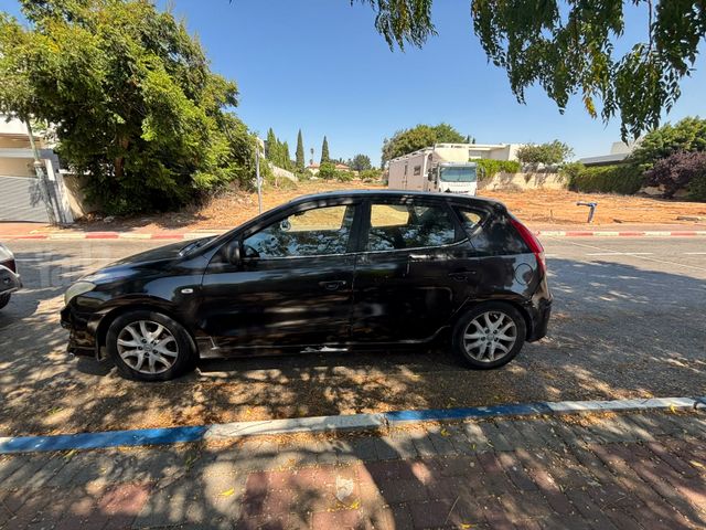 יונדאי i30